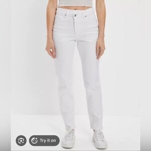 American Eagle White Mom Jeans